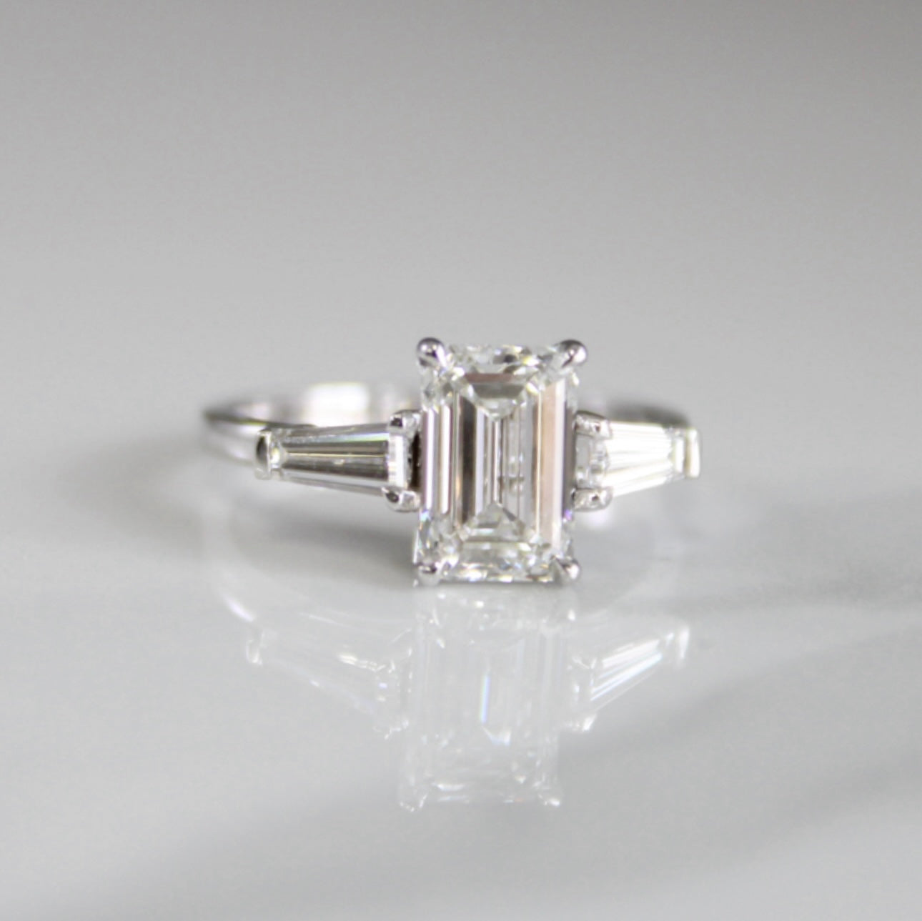 14kt Gold Emerald Cut Engagement Ring With Trapezoid Baguette 2.5 Carat